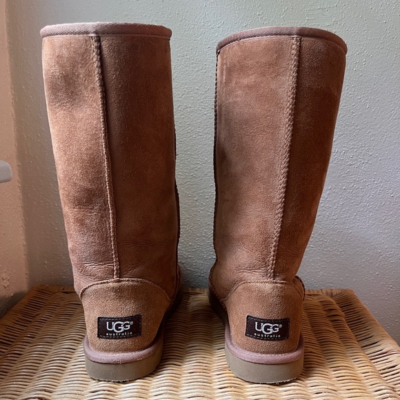 UGG Boots - Size 6 - Picture 3 of 6